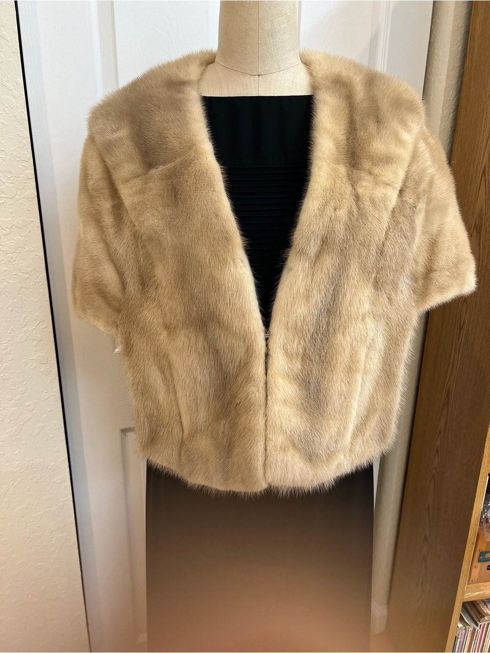 Cropped mink fur cape- shrug-stole boa in Light Beige. Wedding - no duties